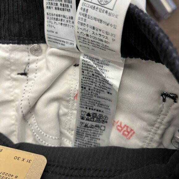Women’s Levi’s 314 Shaping Straight Black Corduroy Pants Sz 31x30 NWT Irregular - Picture 5 of 7